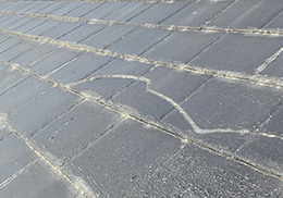 屋根の歪み・剥がれ